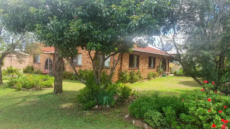 19 James Street, Crows Nest QLD 4355