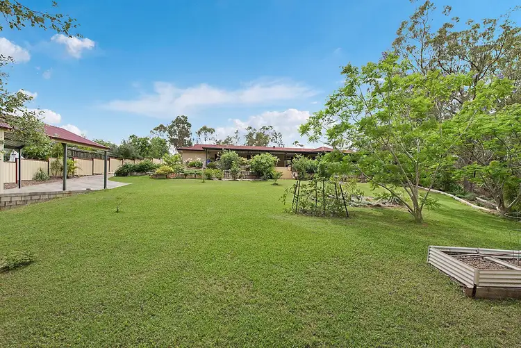 15 Sanson Place, Mount Crosby QLD 4306