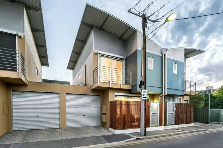 17 Vinrace Street, Adelaide SA 5000