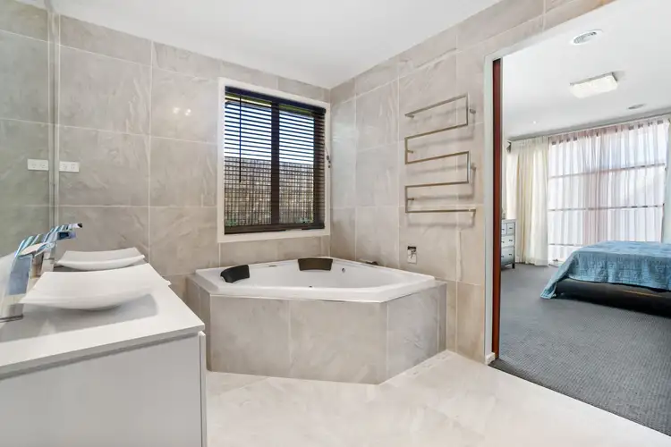 Seventh view of Homely house listing, 6 Ryans Court, Burnside Heights VIC 3023