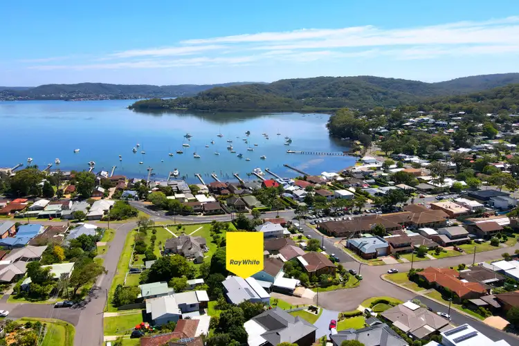 Second view of Homely house listing, 5 Mary Close, Saratoga NSW 2251