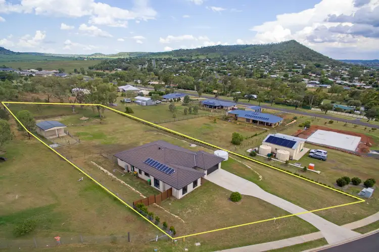 4 Sunshine Way, Kingsthorpe QLD 4400