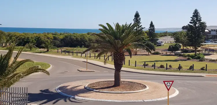 Seventh view of Homely house listing, 2 Poseidon Way, Glenfield WA 6532