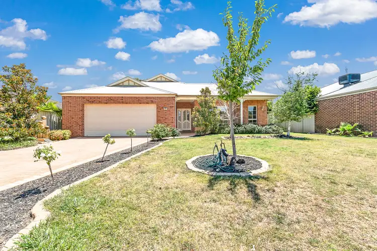 11 Kingfisher Drive West, Moama NSW 2731