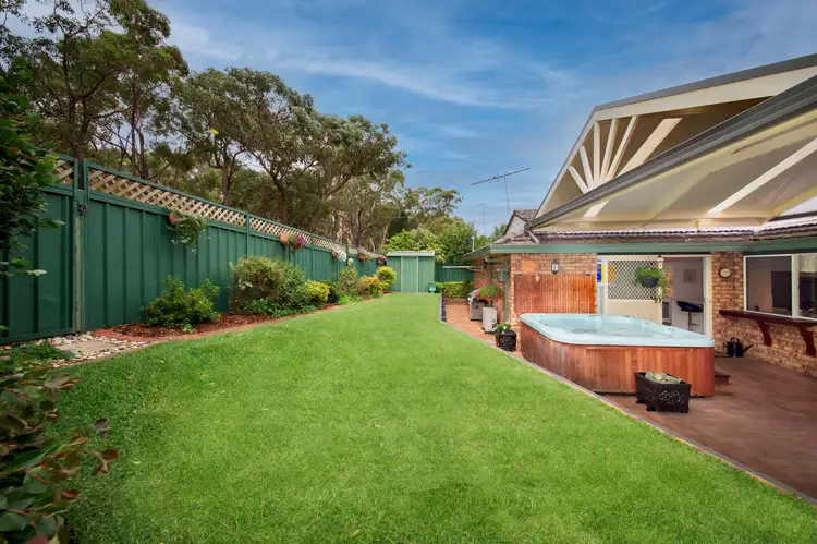 5 Ferguson Close, Menai NSW 2234