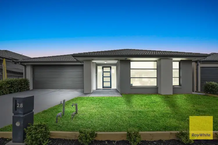 28 Marshy Avenue, Cranbourne East VIC 3977