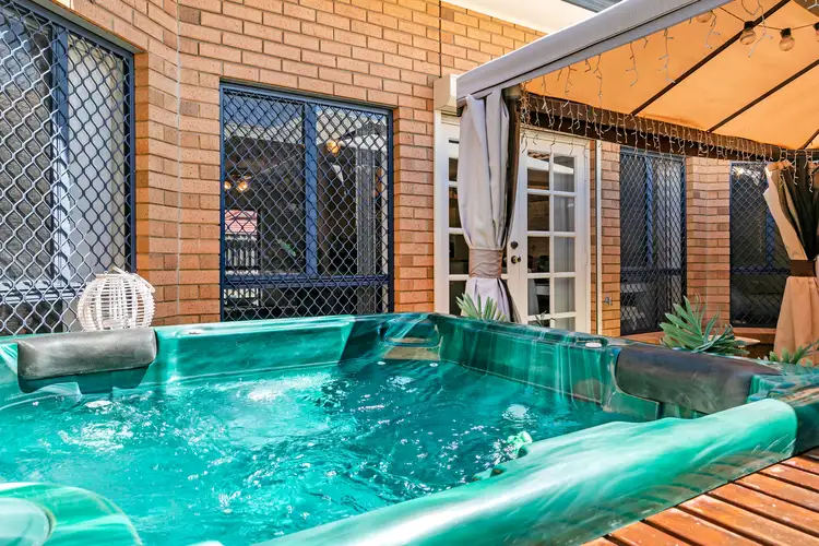 11 Hamilton Place, Mawson Lakes SA 5095