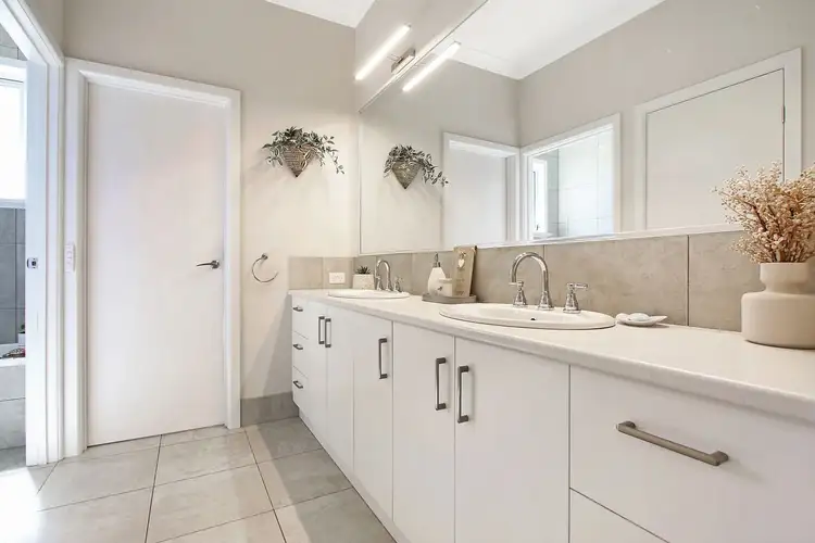 Sixth view of Homely house listing, 393 Fallon Street, North Albury NSW 2640
