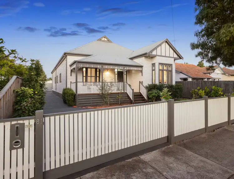 61 Carlisle Crescent, Hughesdale VIC 3166