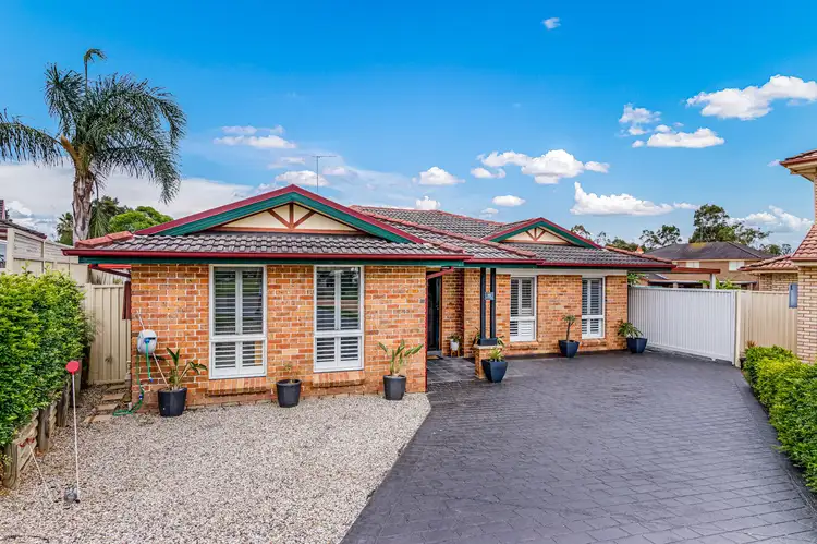 15 Blacket Place, West Hoxton NSW 2171