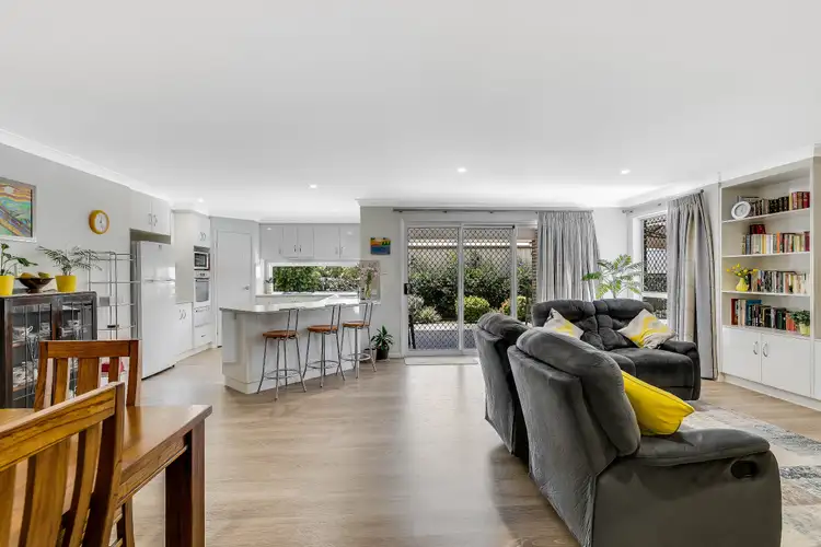 Fourth view of Homely house listing, 2 Nielsen Court, Middle Ridge QLD 4350