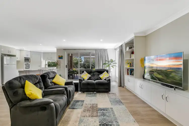 Fifth view of Homely house listing, 2 Nielsen Court, Middle Ridge QLD 4350