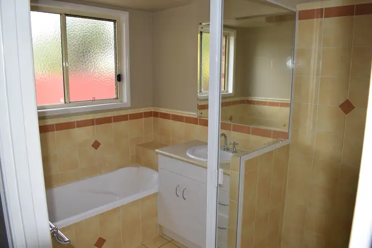 Fifth view of Homely house listing, 10 Coaker Drive, Emerald QLD 4720
