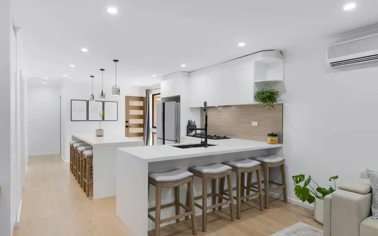 10 Desdemona Street, Rosemeadow NSW 2560