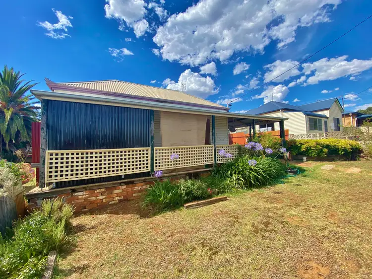 5 Emily Street, Young NSW 2594