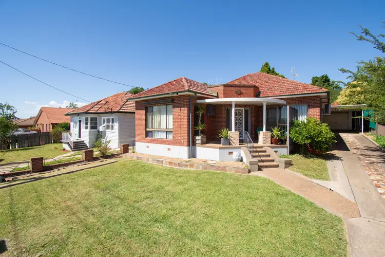 96 Rocket Street, Bathurst NSW 2795
