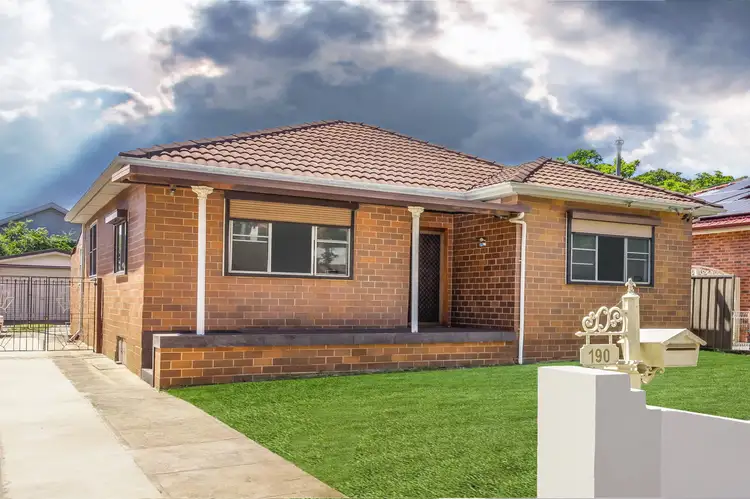 190 Bonds Road, Riverwood NSW 2210