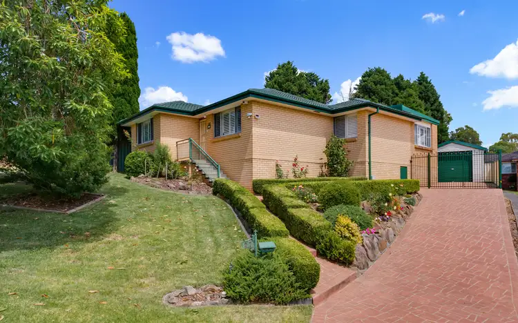 27 Salamaua Place, Glenfield NSW 2167