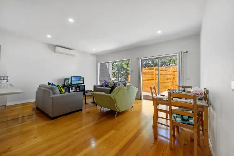 Seventh view of Homely house listing, 2/15 Earlsfield Court, Deer Park VIC 3023