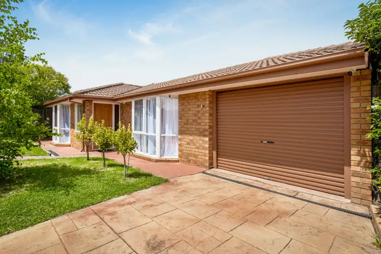 9 Jan Maree Court, Pakenham VIC 3810
