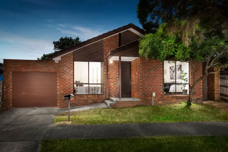 7 Bachli Close, Mill Park VIC 3082