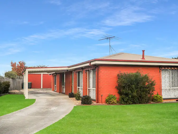 2 Kossecks Place