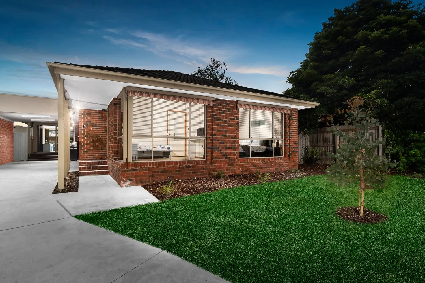 Main view of Homely house listing, 2/8 Rayner Close, Rowville VIC 3178