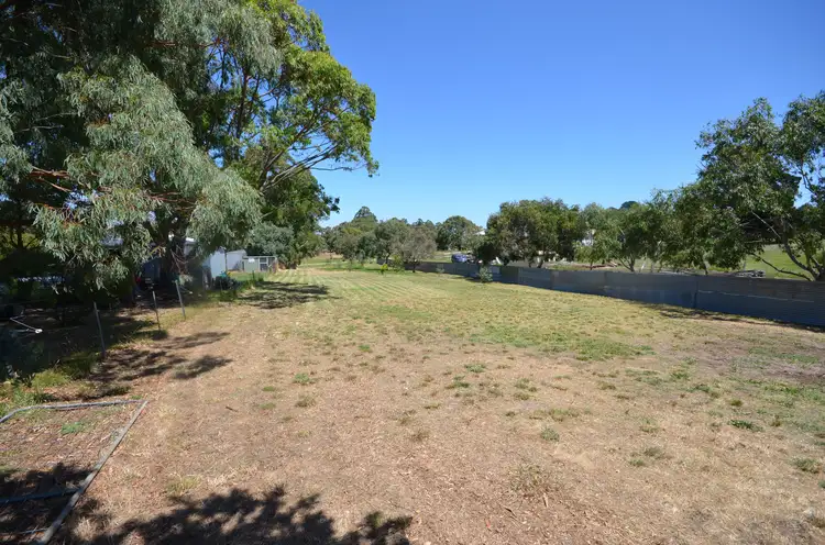 11 Lyons Street, Skipton VIC 3361