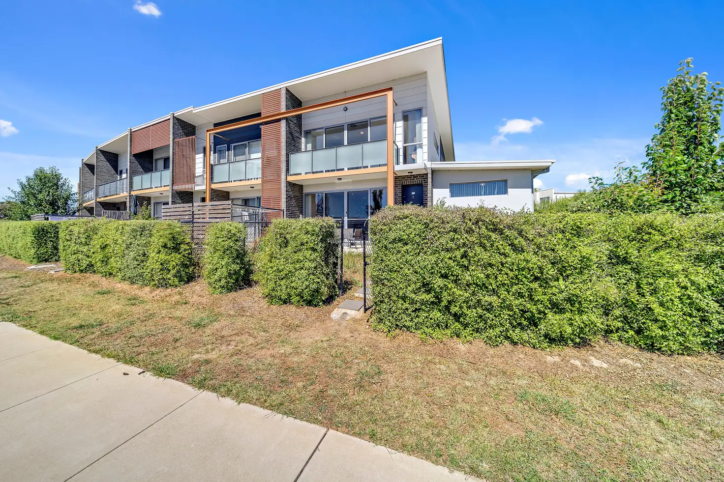 Main view of Homely townhouse listing, 1/9 Solong Street, Lawson ACT 2617