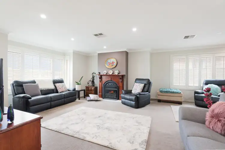 Fifth view of Homely house listing, 2 Bangu Place, Glenmore Park NSW 2745