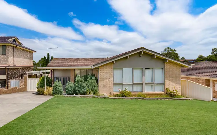 7 Hewitt Place, Minto NSW 2566