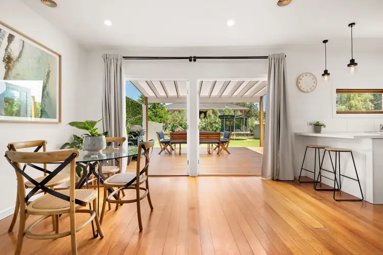 Fourth view of Homely house listing, 2 Wykeham Court, Frankston VIC 3199