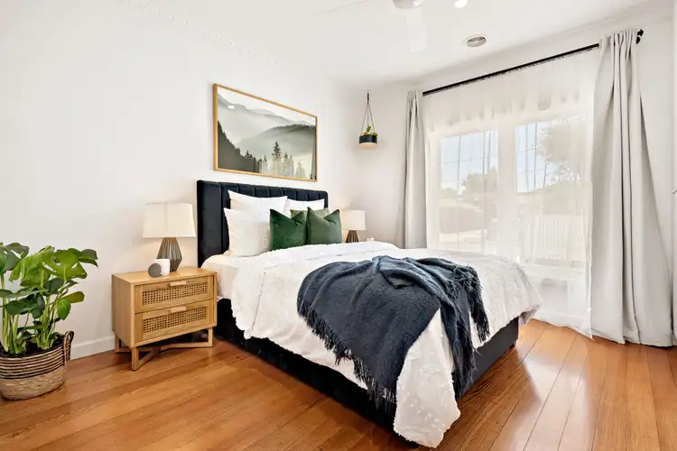 Fifth view of Homely house listing, 2 Wykeham Court, Frankston VIC 3199