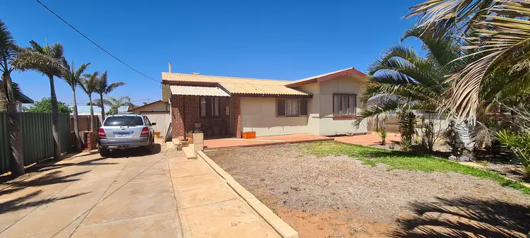 27 McLeod Street, Carnarvon WA 6701