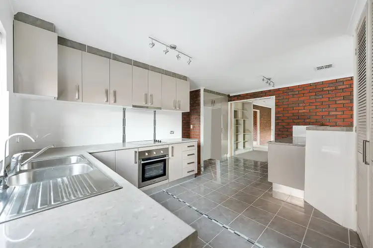 Fifth view of Homely unit listing, 2/92 Hillcrest Road, Frankston VIC 3199