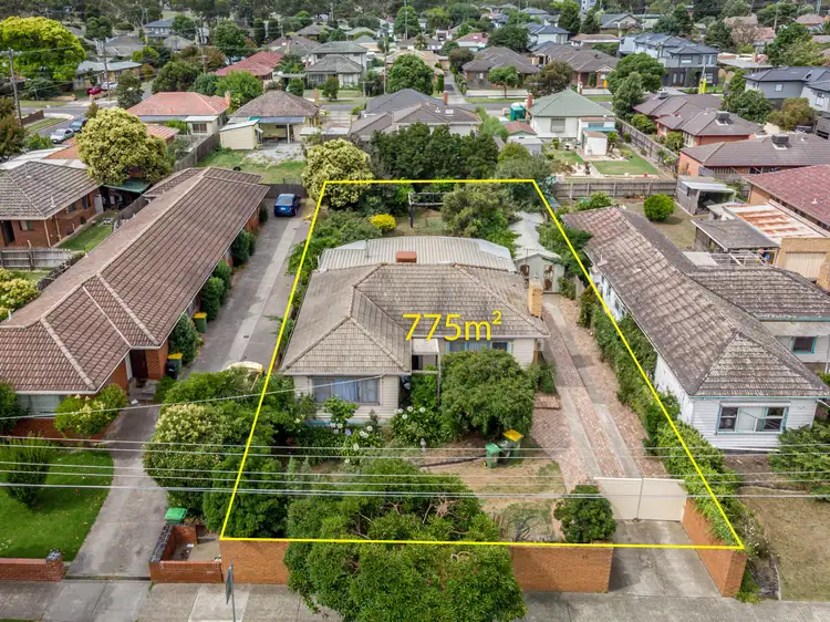 18 Dunne Street, Kingsbury VIC 3083