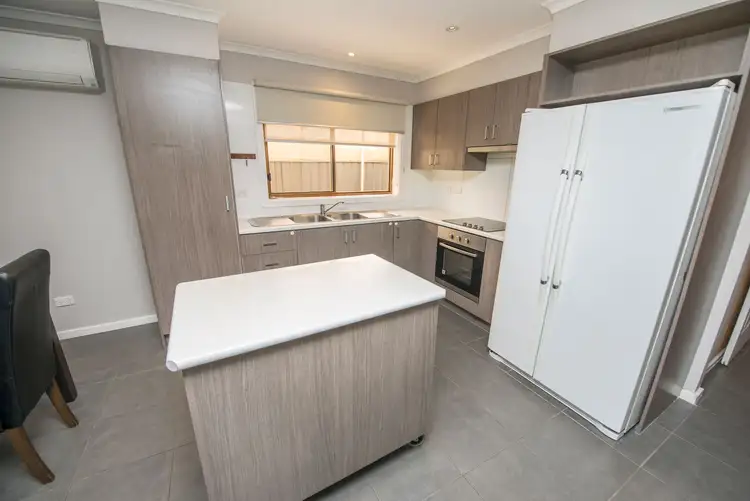 Fifth view of Homely house listing, 33 Douglas Avenue, Swan Hill VIC 3585