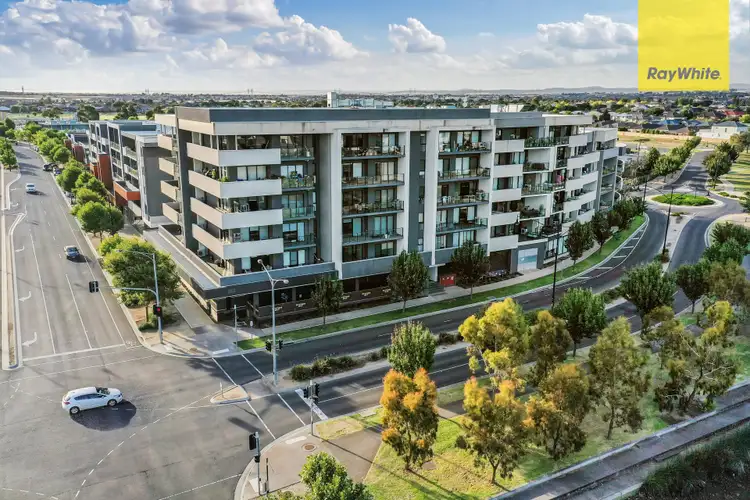 154/73 Lake Street, Caroline Springs VIC 3023