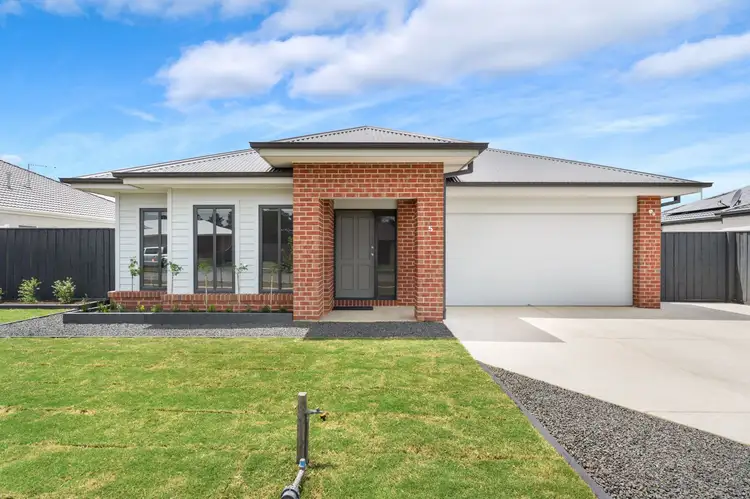 5 Maple Drive, Romsey VIC 3434