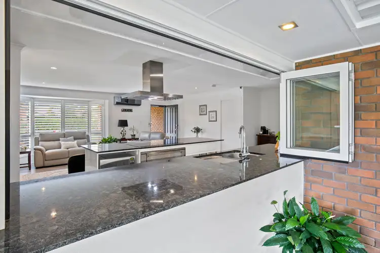 2 Peal Court, Carrara QLD 4211