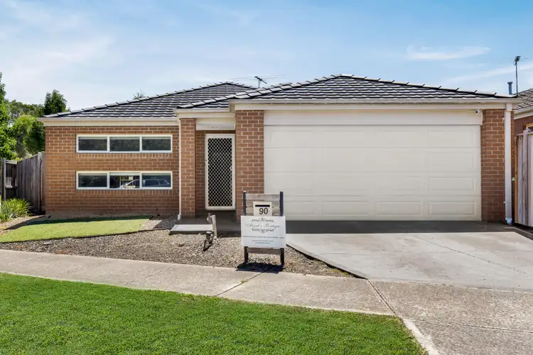 90 Fallingwater Drive, Pakenham VIC 3810