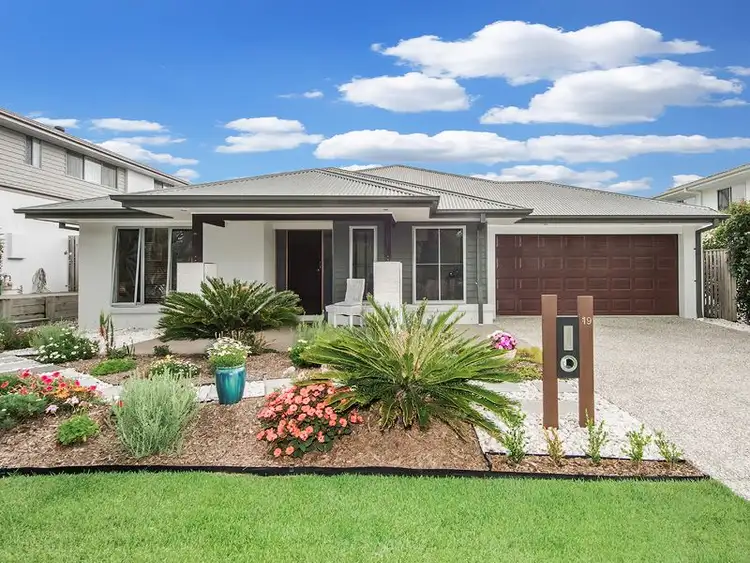 19 Riverbreeze Crescent, Maudsland QLD 4210