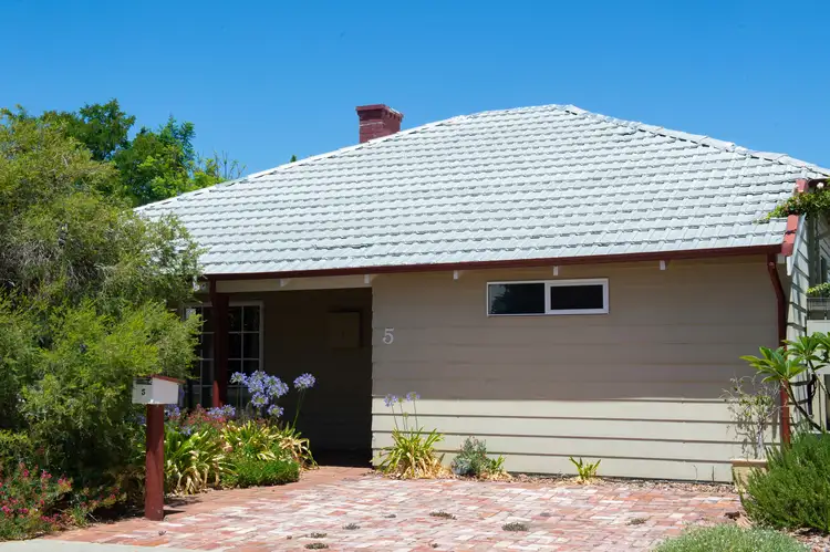 5 Thomas Street
