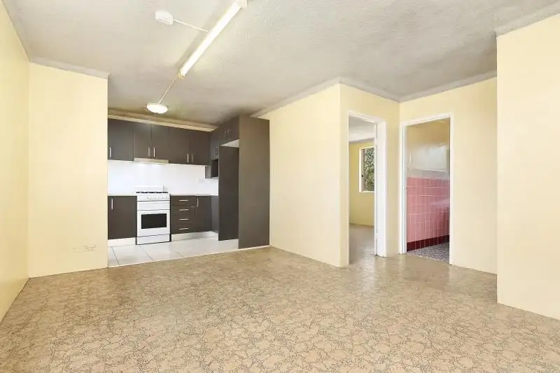 Main view of Homely unit listing, 16/19 Livingstone Avenue, Botany NSW 2019