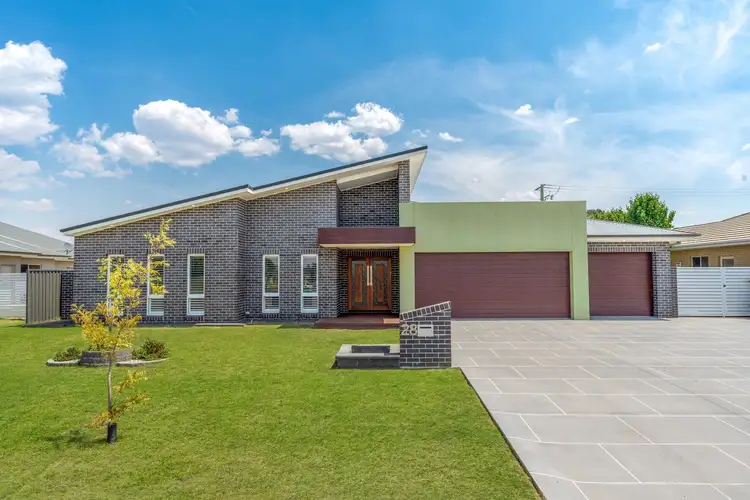 28 Taloumbi Place, Orange NSW 2800