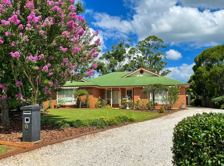 6 Jenika Court, Highfields QLD 4352