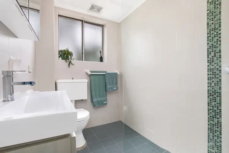 Sixth view of Homely apartment listing, 2/16 Grace Campbell Crescent, Hillsdale NSW 2036
