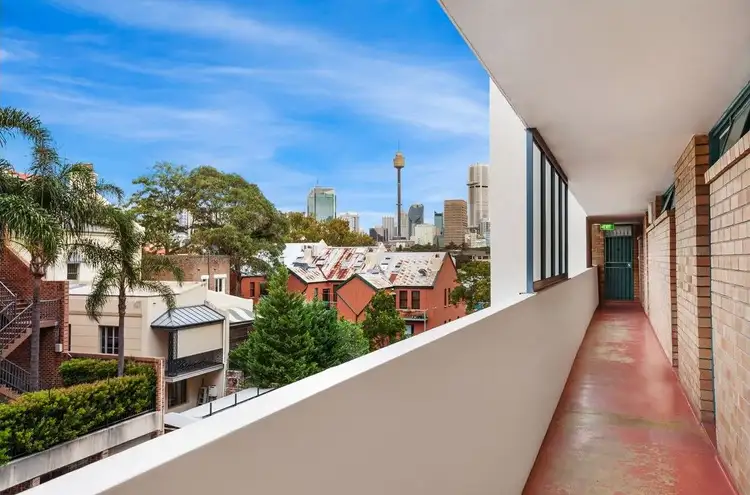 Third view of Homely studio listing, 35/1 McDonald Street, Potts Point NSW 2011