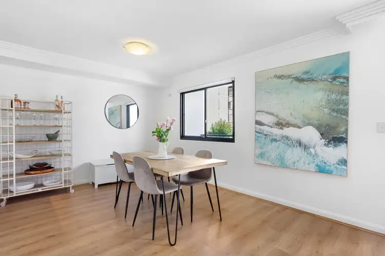 Second view of Homely apartment listing, 5/74-76 McLachlan Avenue, Darlinghurst NSW 2010