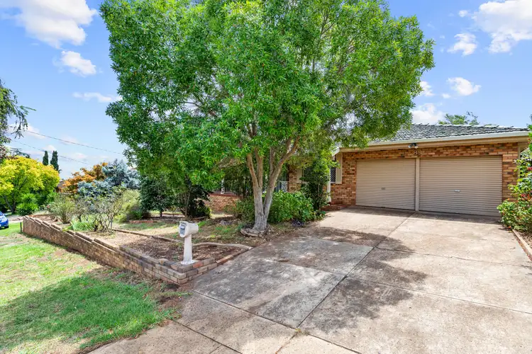83 Leavenworth Drive, Tolland NSW 2650